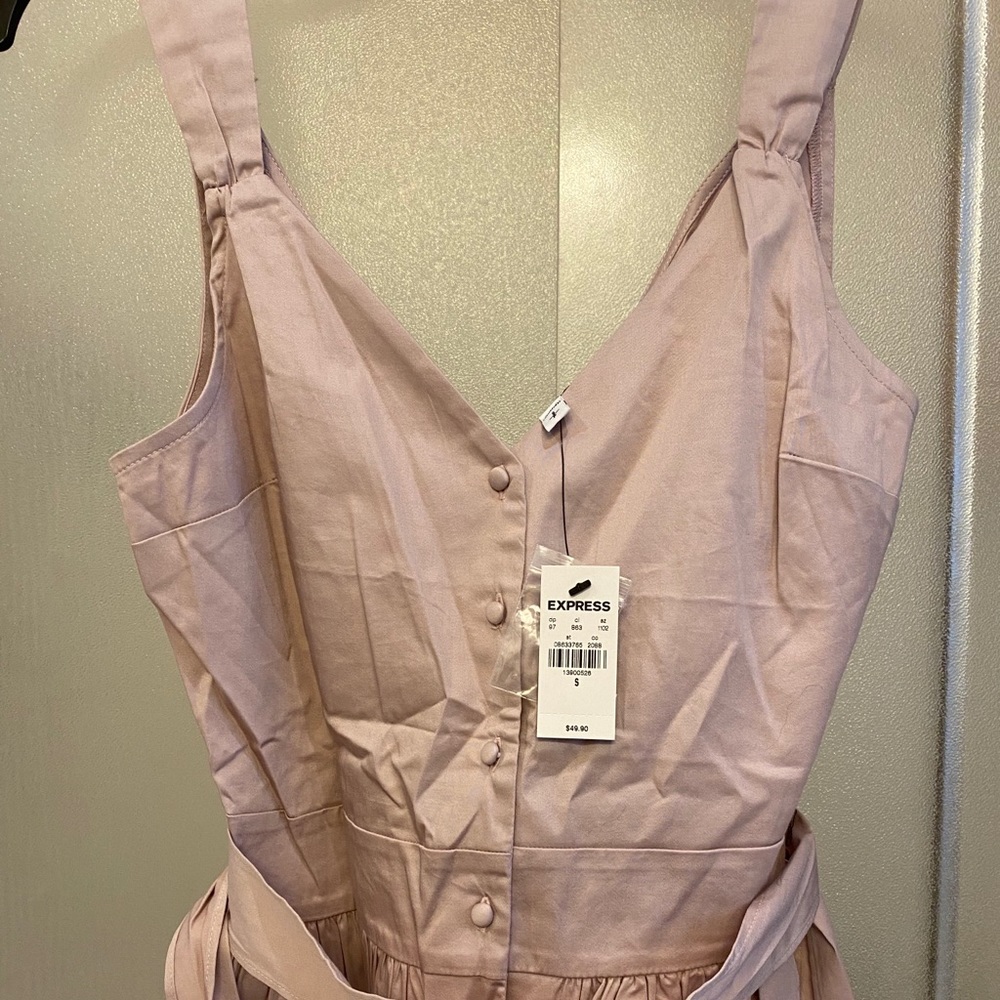 Express button down tank with belt